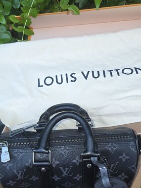 Louis Vuitton Monogram Eclipse Keepall Bandoulière 25 M46271 Black x Gray There